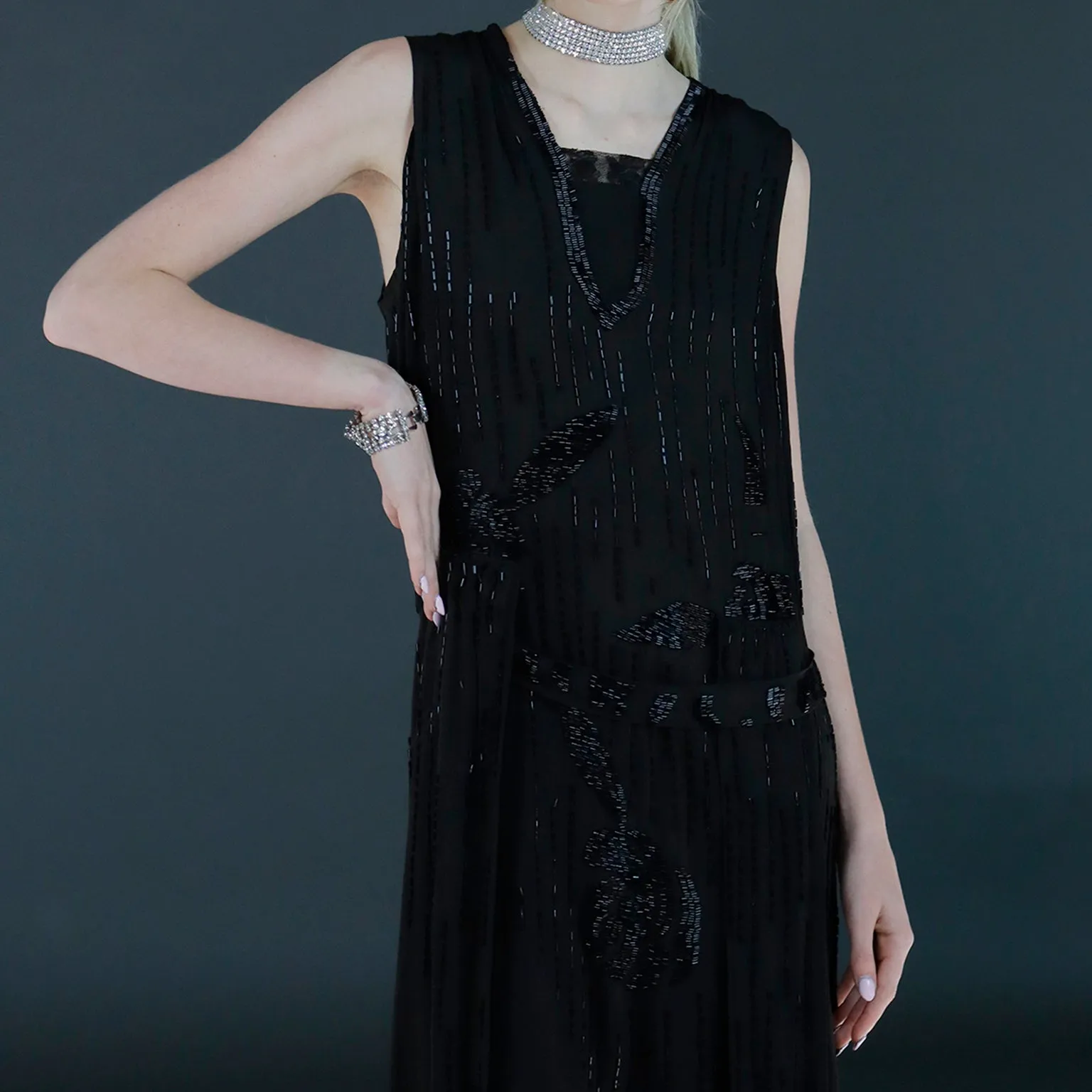 1920s Vintage Flapper Beaded Black Sleeveless Evening Dress