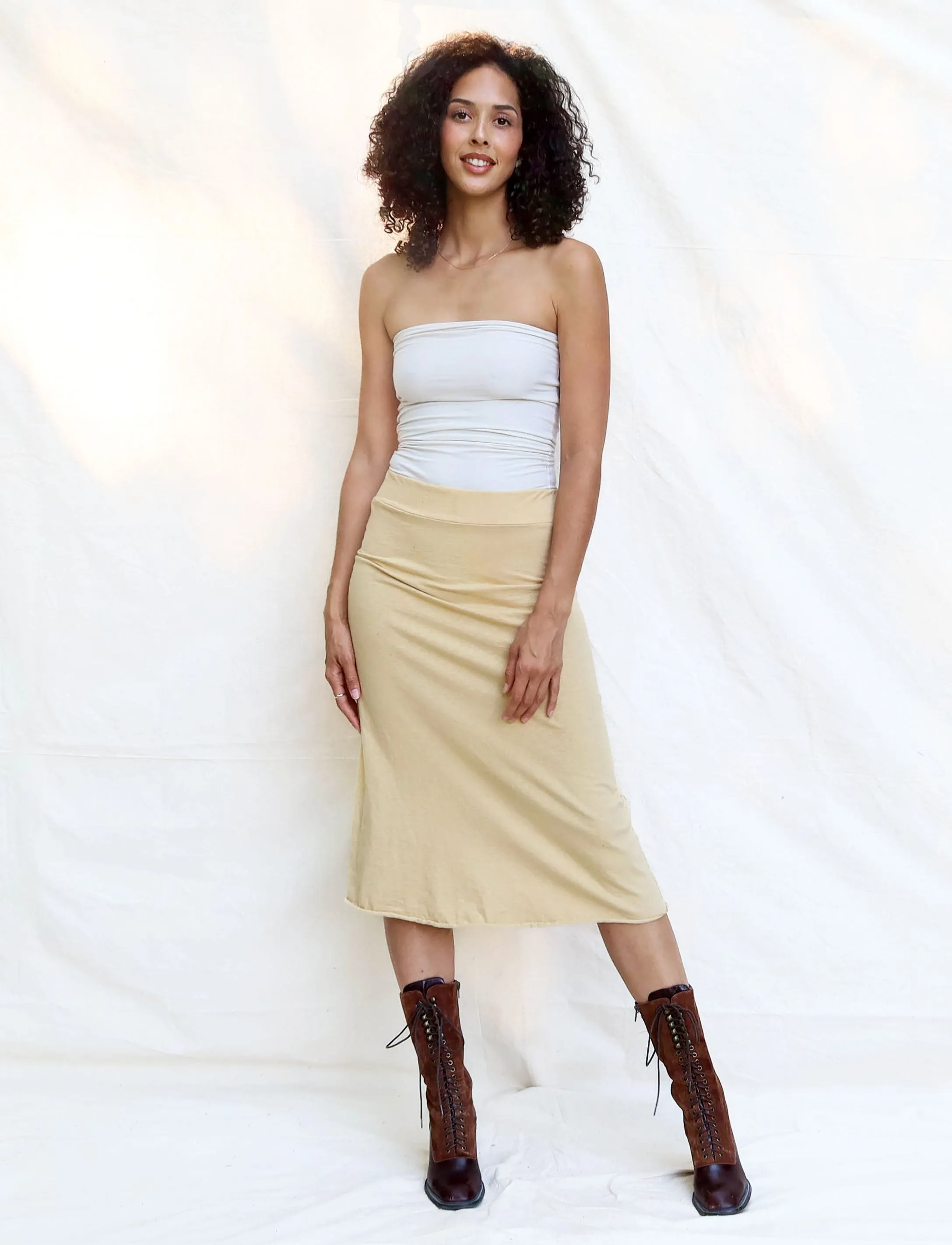 Weekend Simplicity Below Knee Skirt